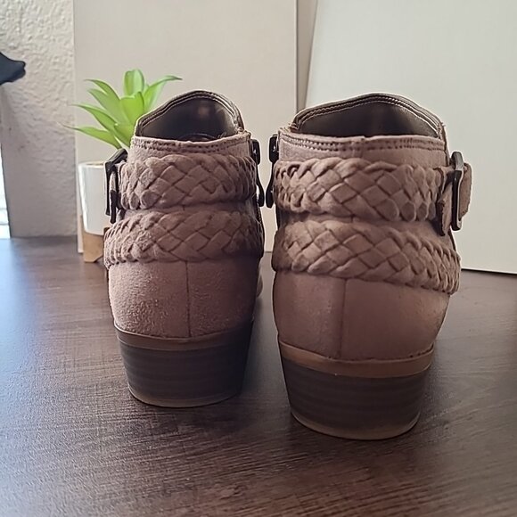 Life Stride Memory Foam Ankle Boots 7.5 Size Sandy Brown Ladies Pre-Owned Office - Picture 5 of 8